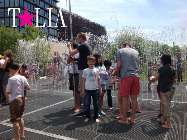 Фонтан для купания в Нью-Йорке ''Art Installation in Brooklyn''